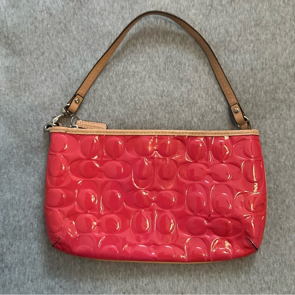 Coach pink patent leather clutch - Picture 4 of 6